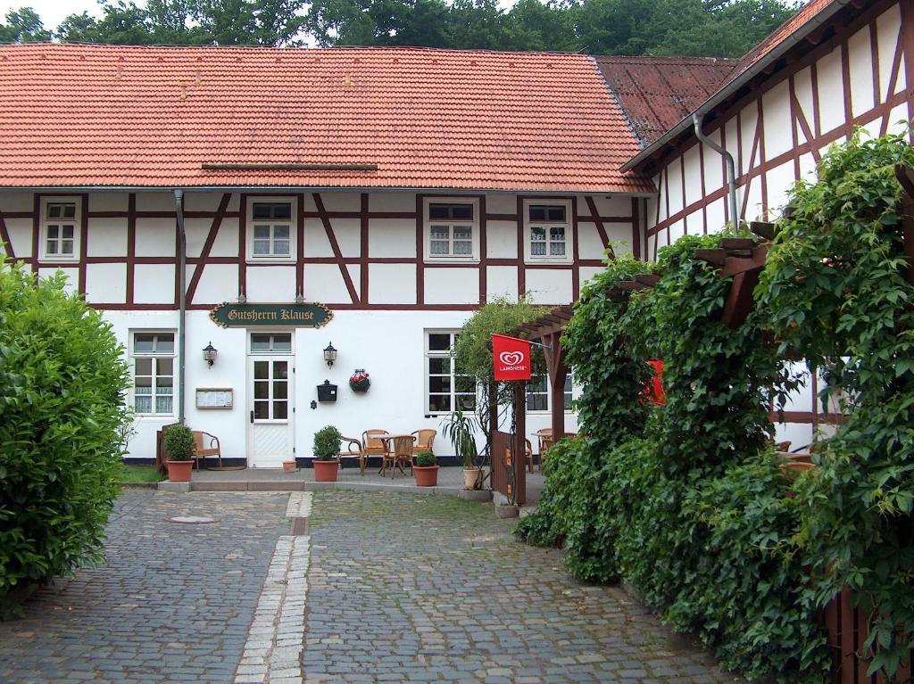 Landhotel & Restaurant Gutsherrn-Klause Dankerode  Exterior photo